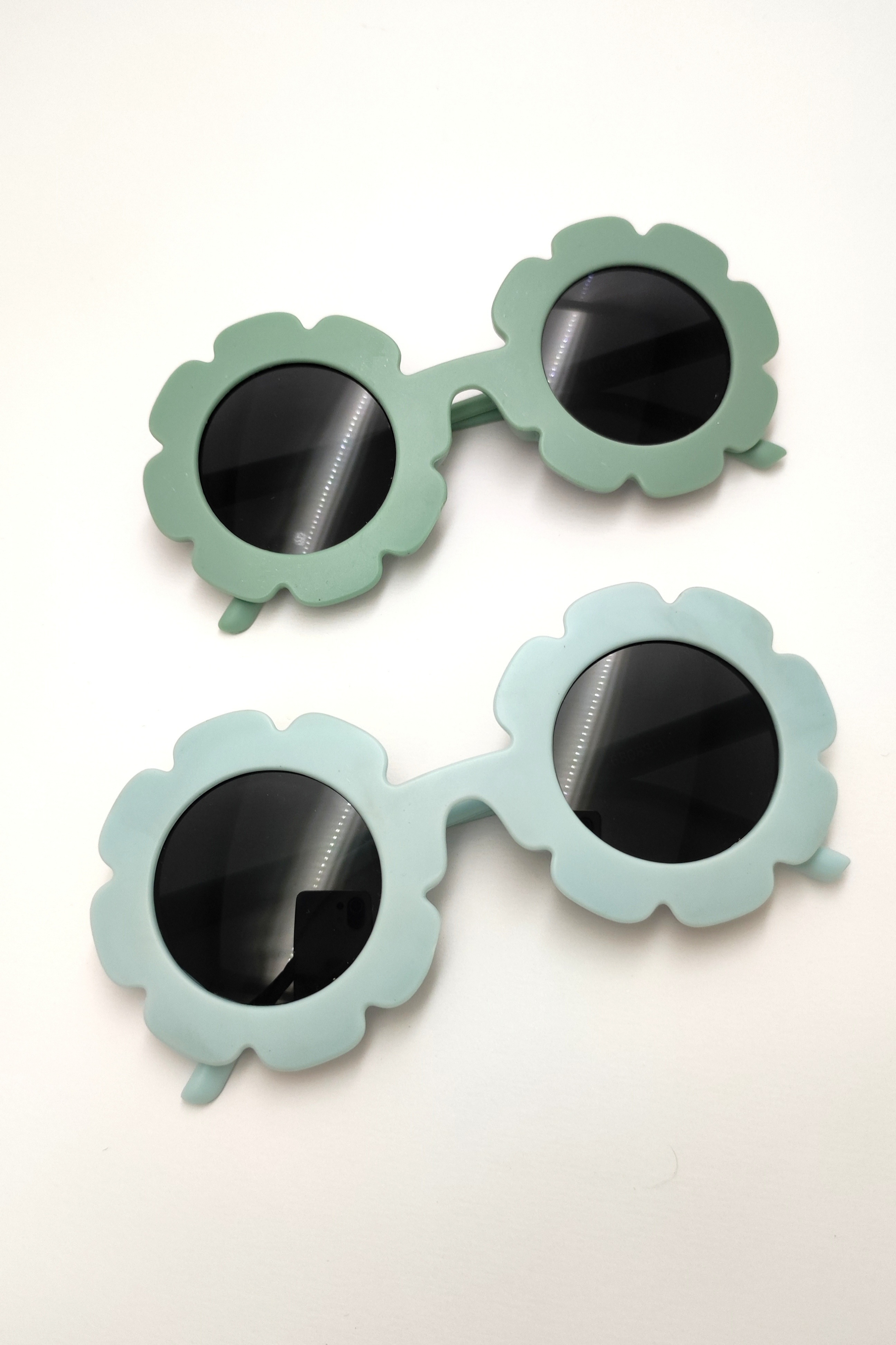 قیمت عینک آفتابی بچگانه طرح گل آبی و سبز