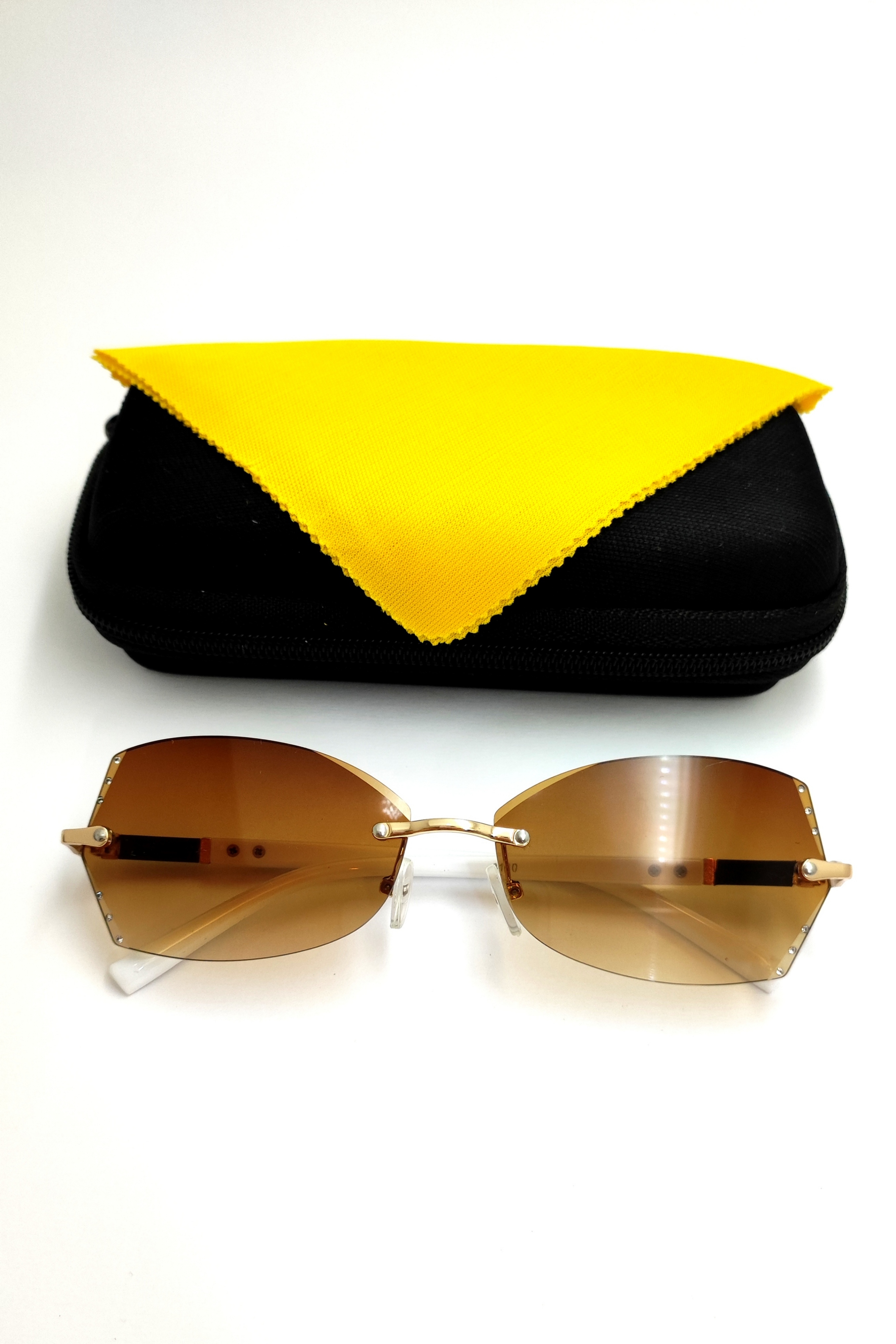 عینک آفتابی زنانه بدون فریم باریک نگین‌دار عدسی قهوه‌ای