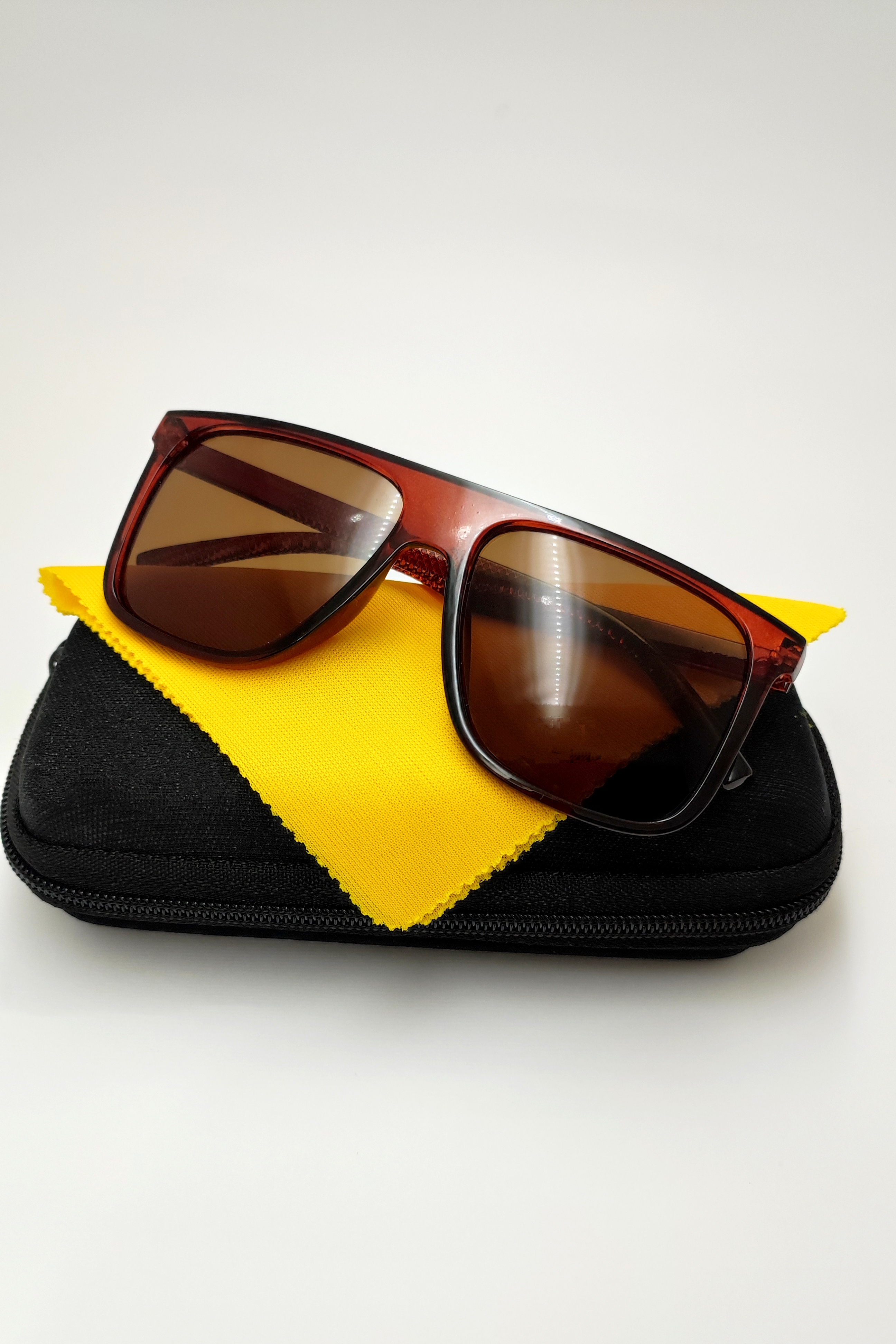 عینک آفتابی مردانه فلت مربعی شفاف قهوه‌ای