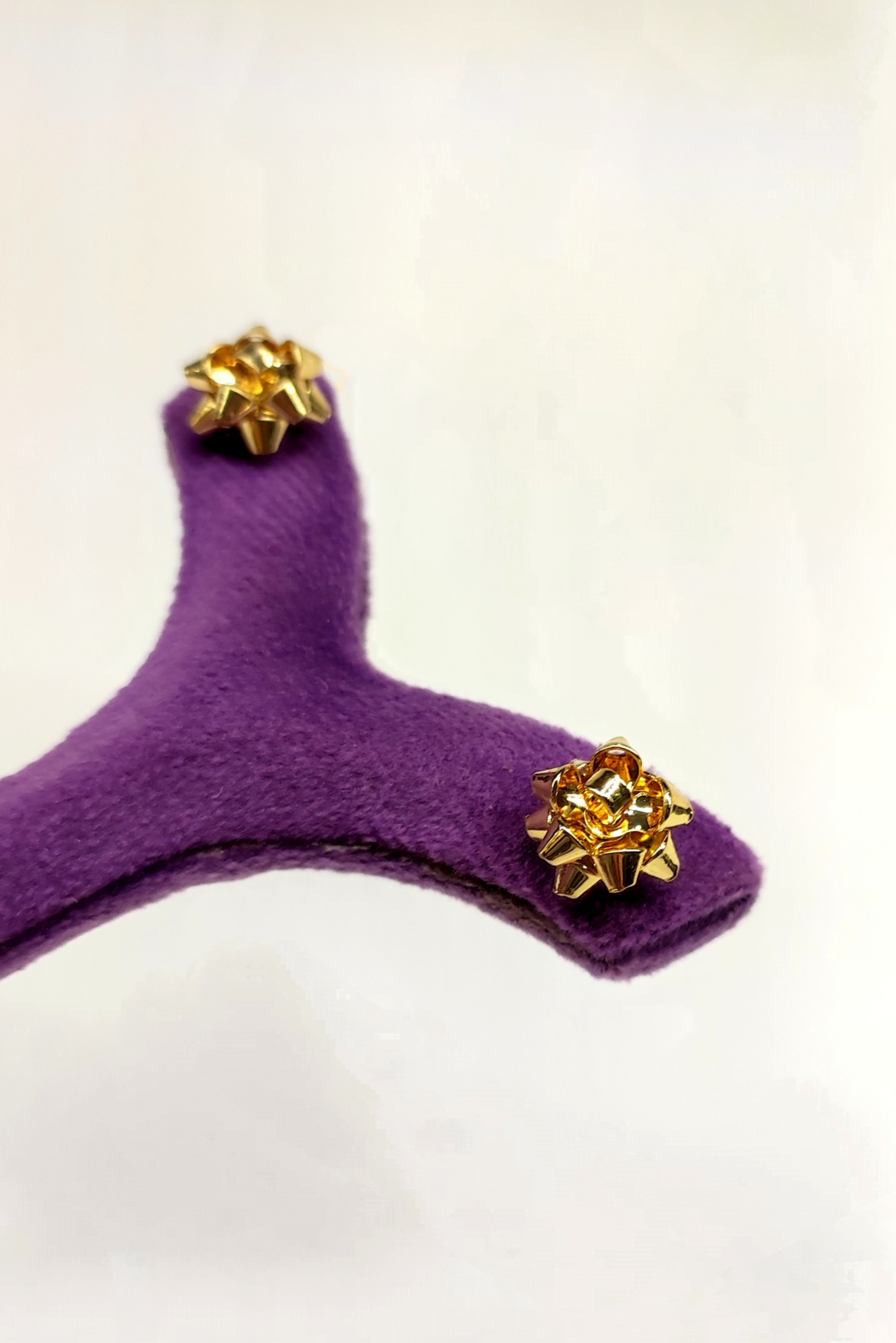 گوشواره میخی کریسمسی اورجینال مدل گل روبان هدیه