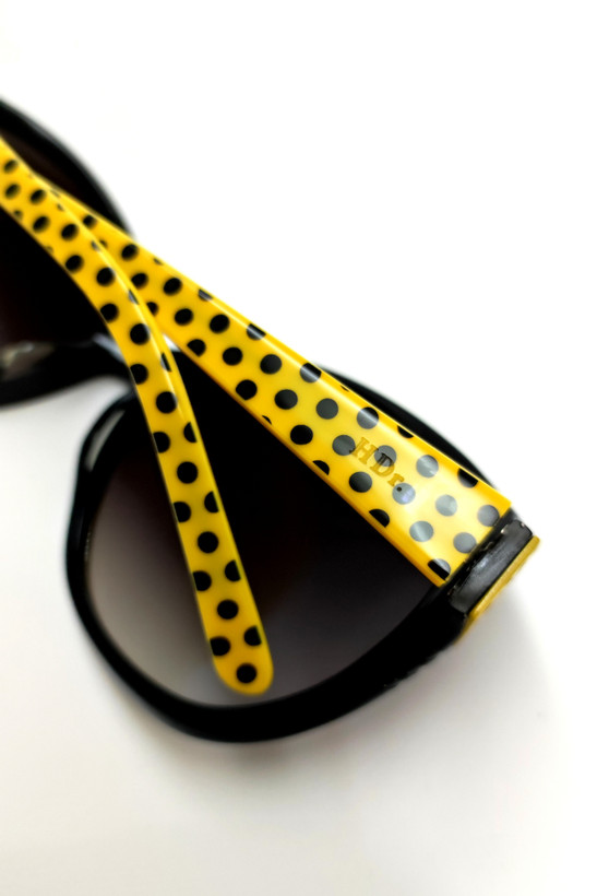 عینک آفتابی اورجینال زنانه گربهای دسته زرد برند دکتر هاروارد با پک اصلی