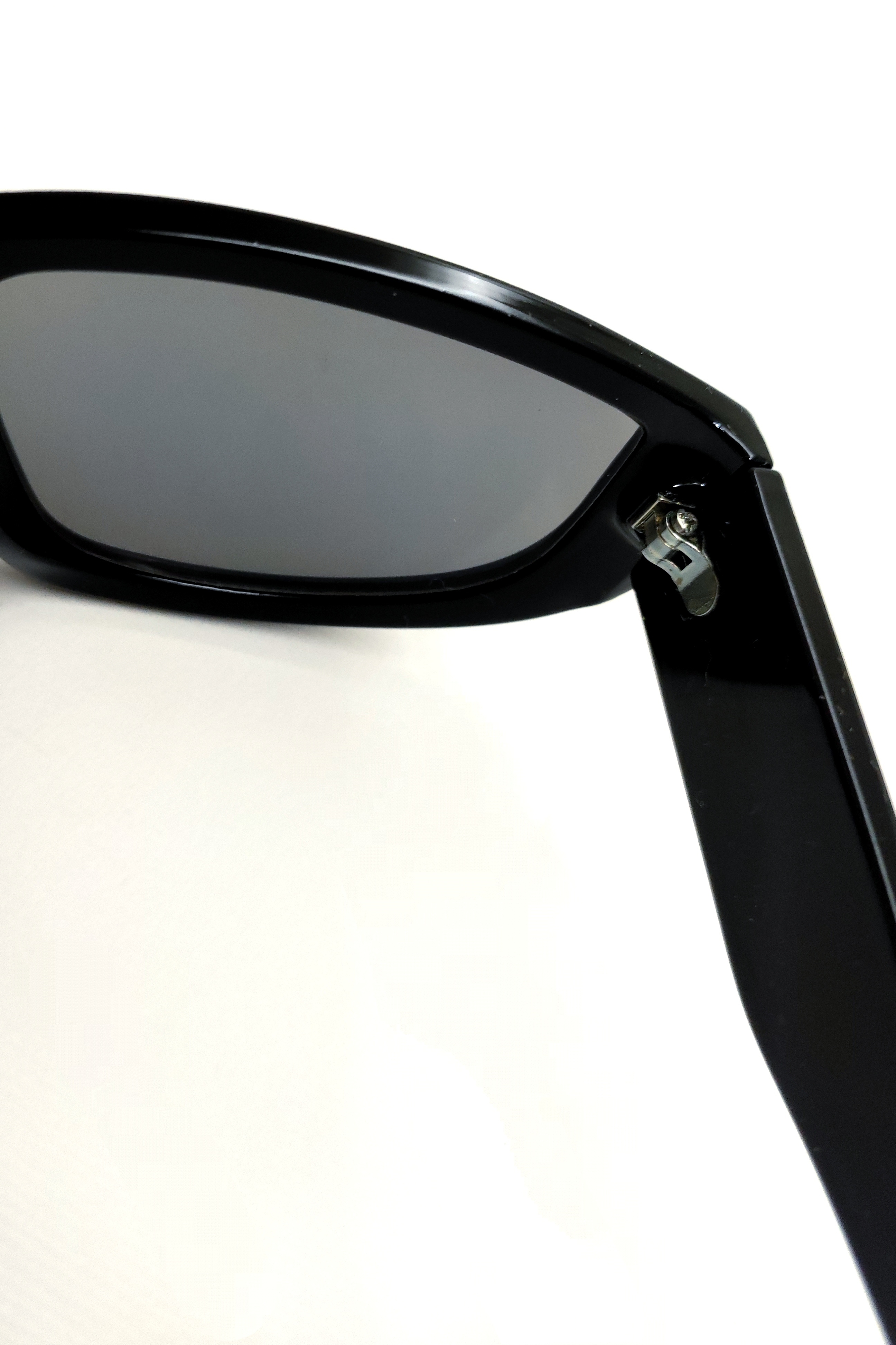 عینک آفتابی و برف اورجینال یونیسکس مدرن باریک چشم گرگ عدسی آینهای نقرهای فریم مشکی